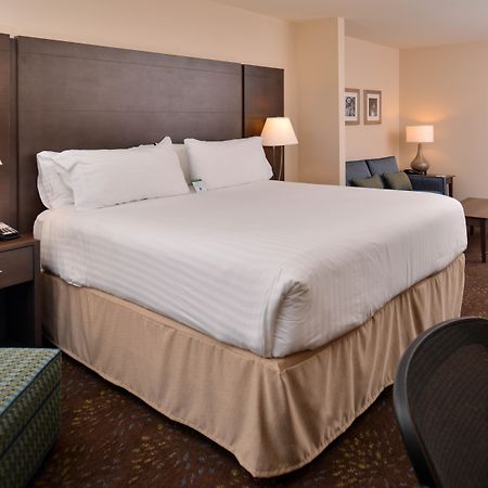 Holiday Inn Express & Suites Dearborn Sw - Detroit Area By Ihg Εξωτερικό φωτογραφία