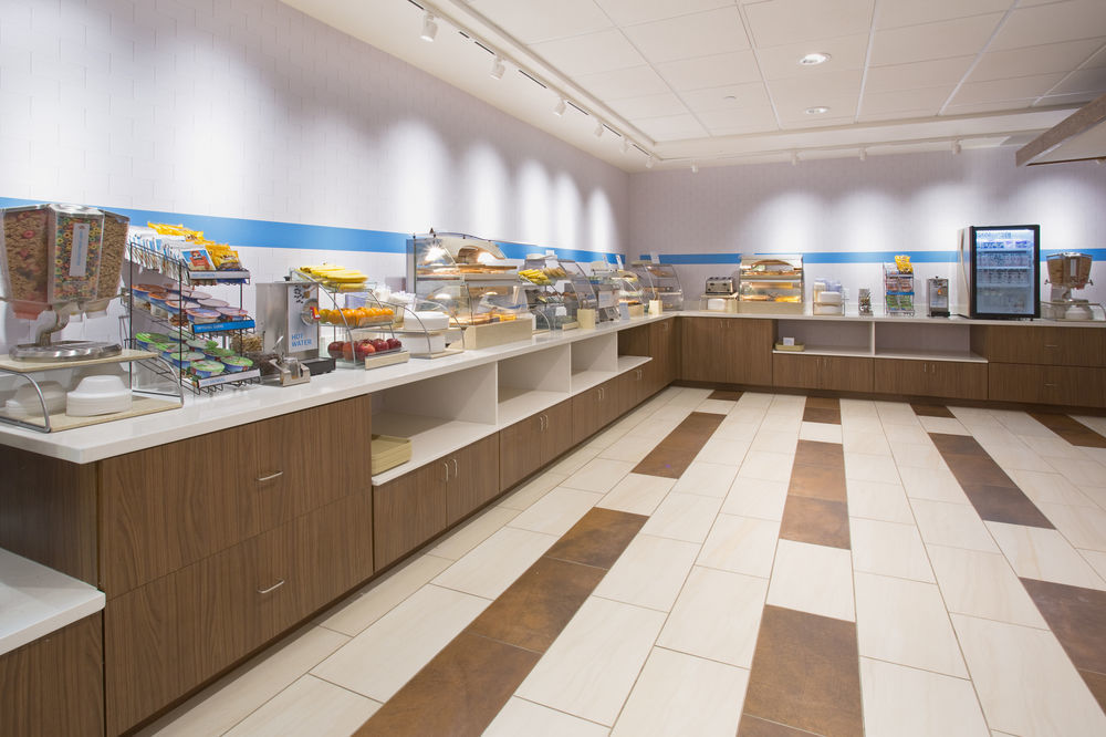 Holiday Inn Express & Suites Dearborn Sw - Detroit Area By Ihg Εξωτερικό φωτογραφία