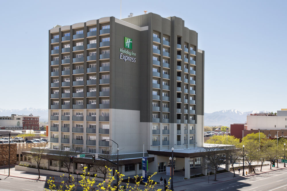 Holiday Inn Express & Suites Dearborn Sw - Detroit Area By Ihg Εξωτερικό φωτογραφία